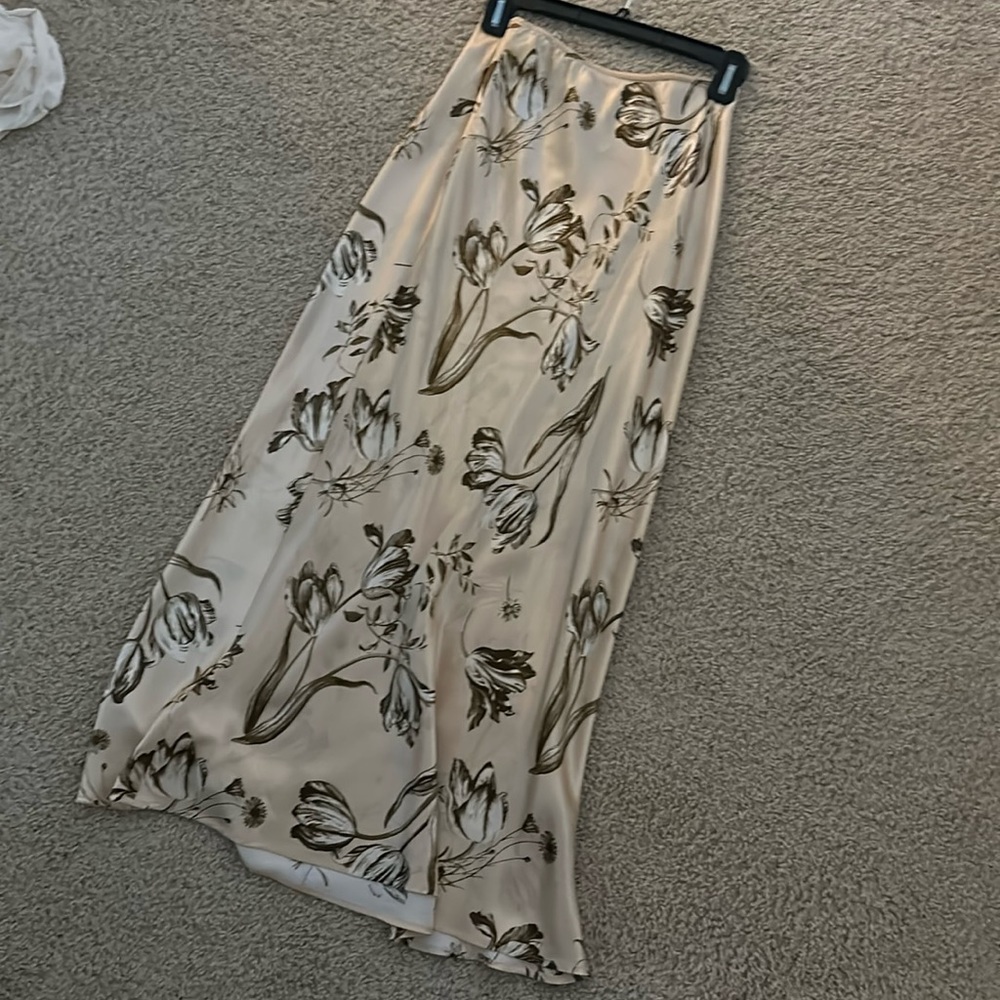 Reformation Layla Skirt in Umber Size 2